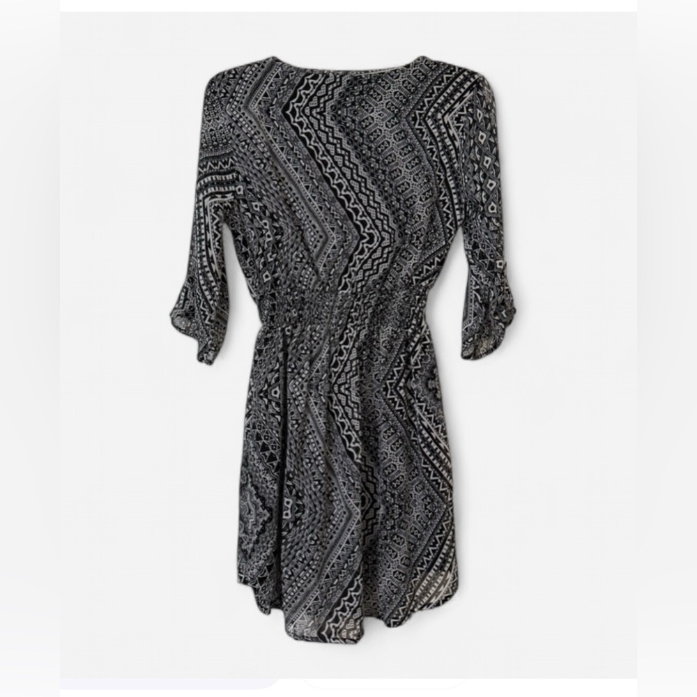 Enfocus Studio Black & White Geometric Print Dress - Size 6 - Smocked Waist - Picture 6 of 7